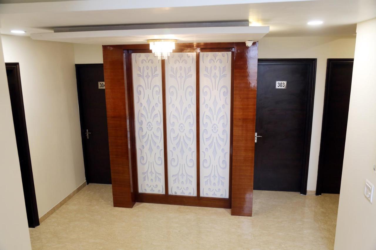 Awadh Inn Noida Exterior foto